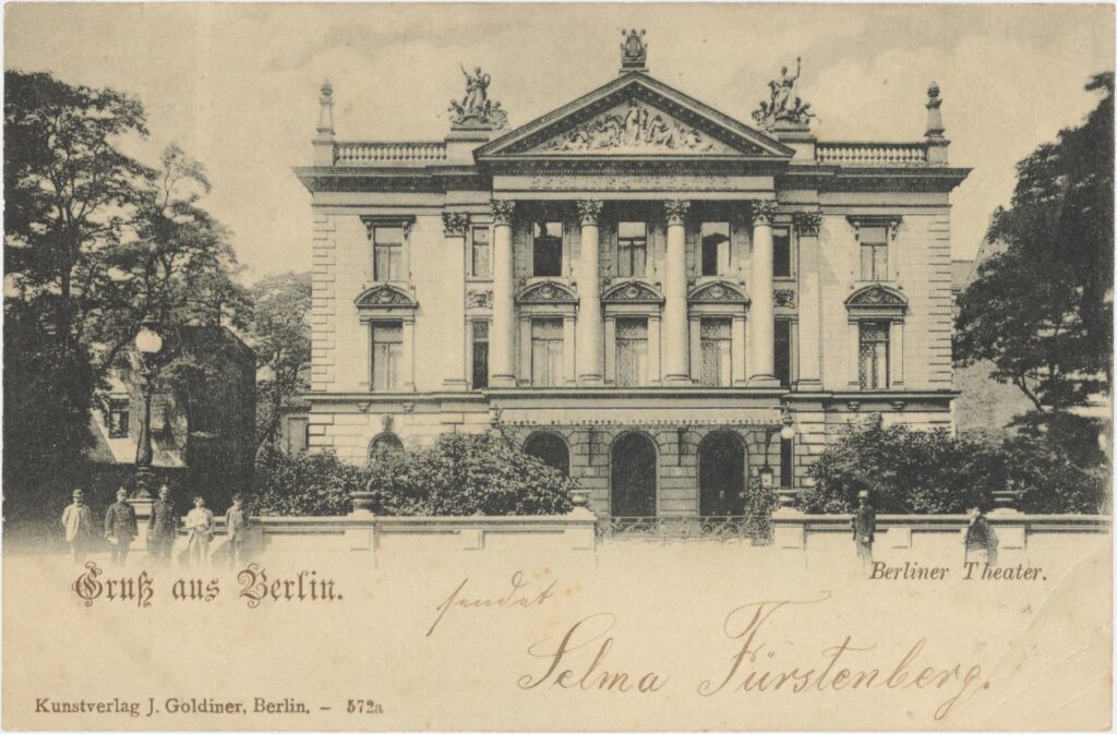 Ansichtskarte vom Gebäude des Berliner Theaters in der Charlottenstraße 90–92, Kunstverlag J. Goldiner, Berlin, o.J., Sammlung: Peter Plewka / FHXB Friedrichshain-Kreuzberg Museum, 0697v.